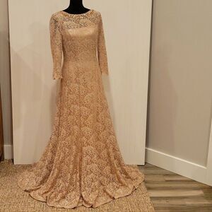 TAHARI, size 8,Mother of the bride